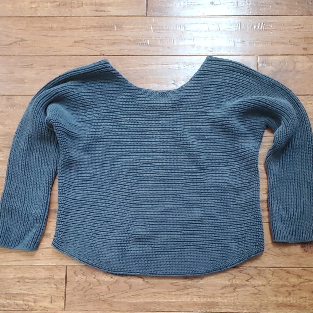 Vince Gray Horizontal Knit Sweater with Ribbed Texture